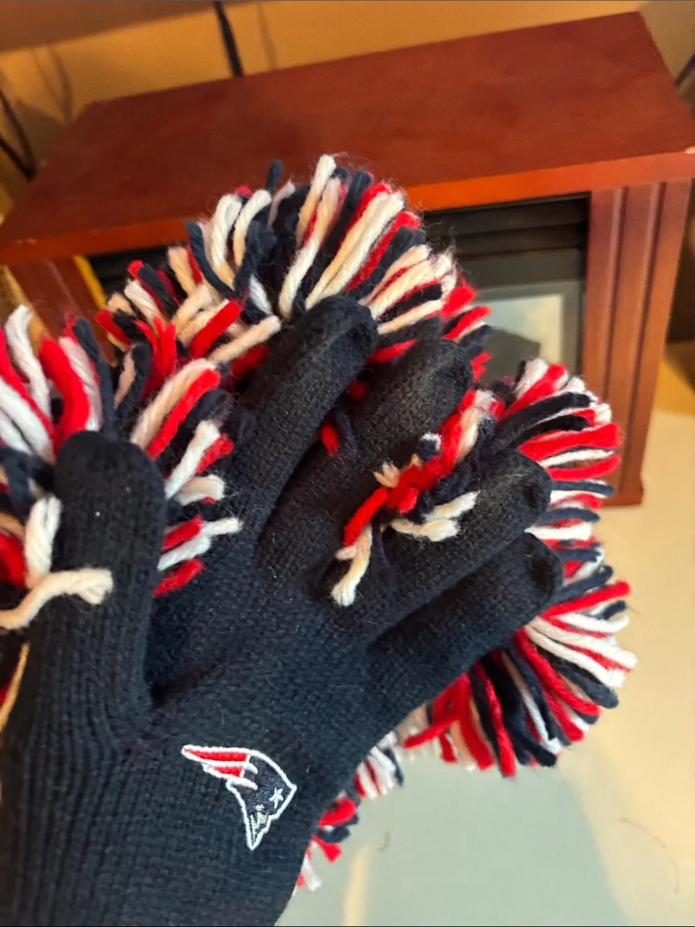 New England Patriots Women's Pom-Pom Mittens - Navy/Red/White